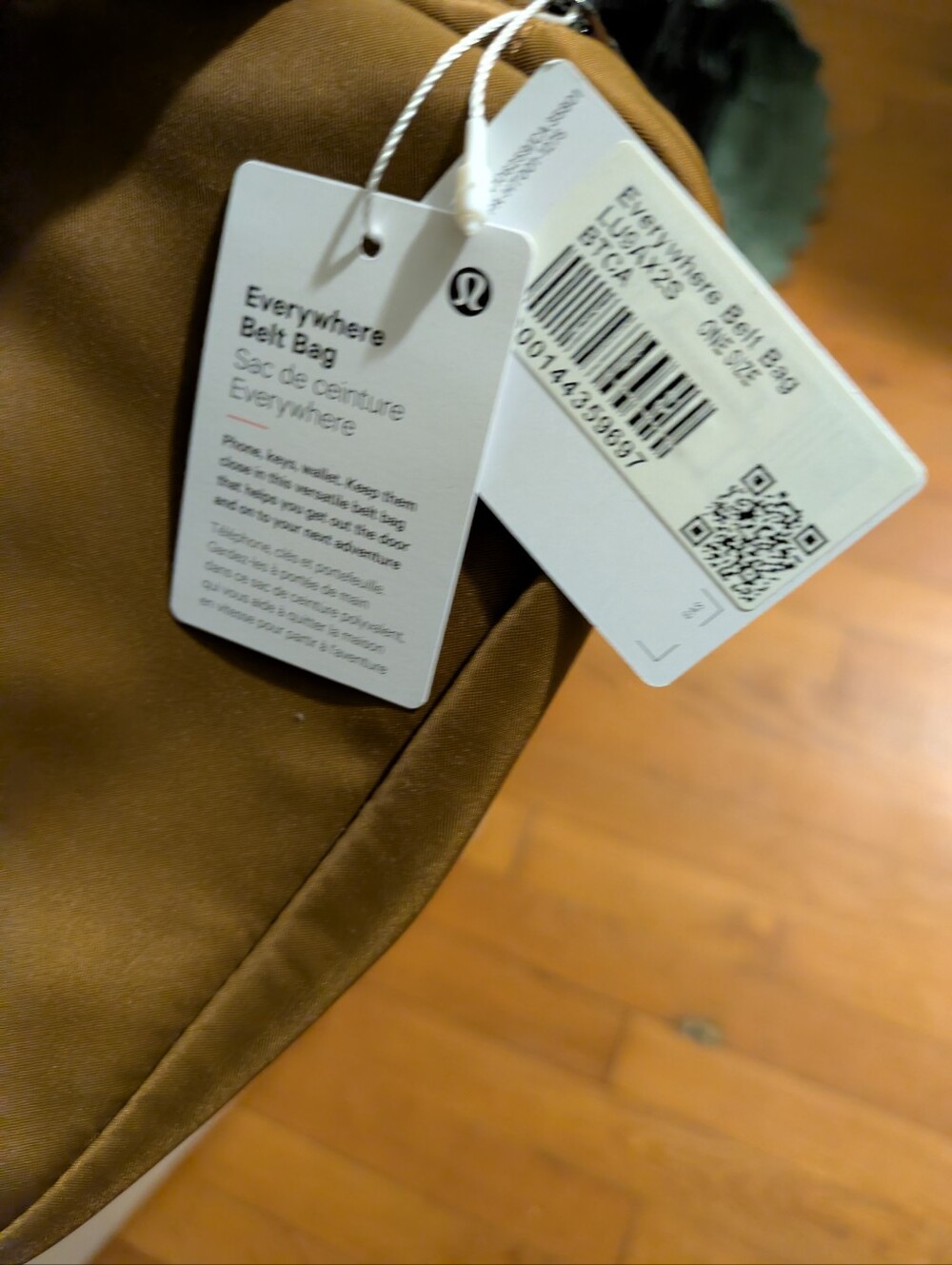 Lululemon Everywhere Belt Bag, NWT - Picture 4 of 4